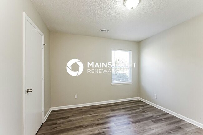 Building Photo - 3 Bedroom Pet-Friendly Home in Mint Hill, NC with Main Street Renewal