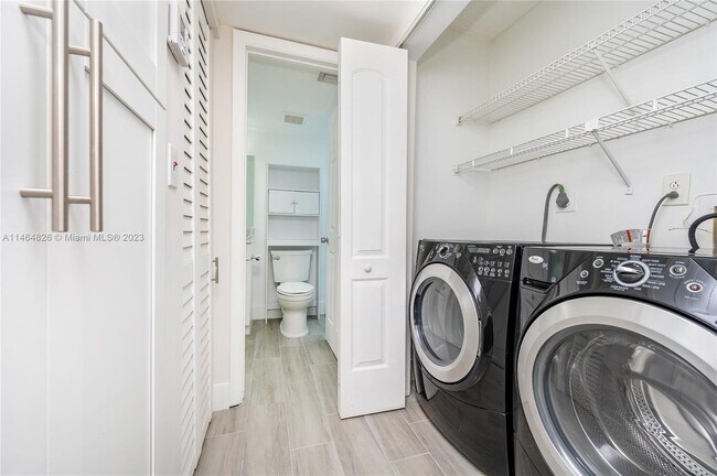 Building Photo - 12219 SW 14th Ln