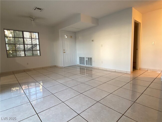 Building Photo - 4872 Nara Vista Way
