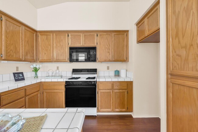 Building Photo - 8566 Aspen Brook Way