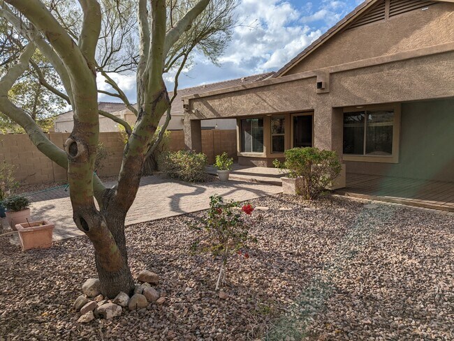 Building Photo - 4415 W Kenai Dr