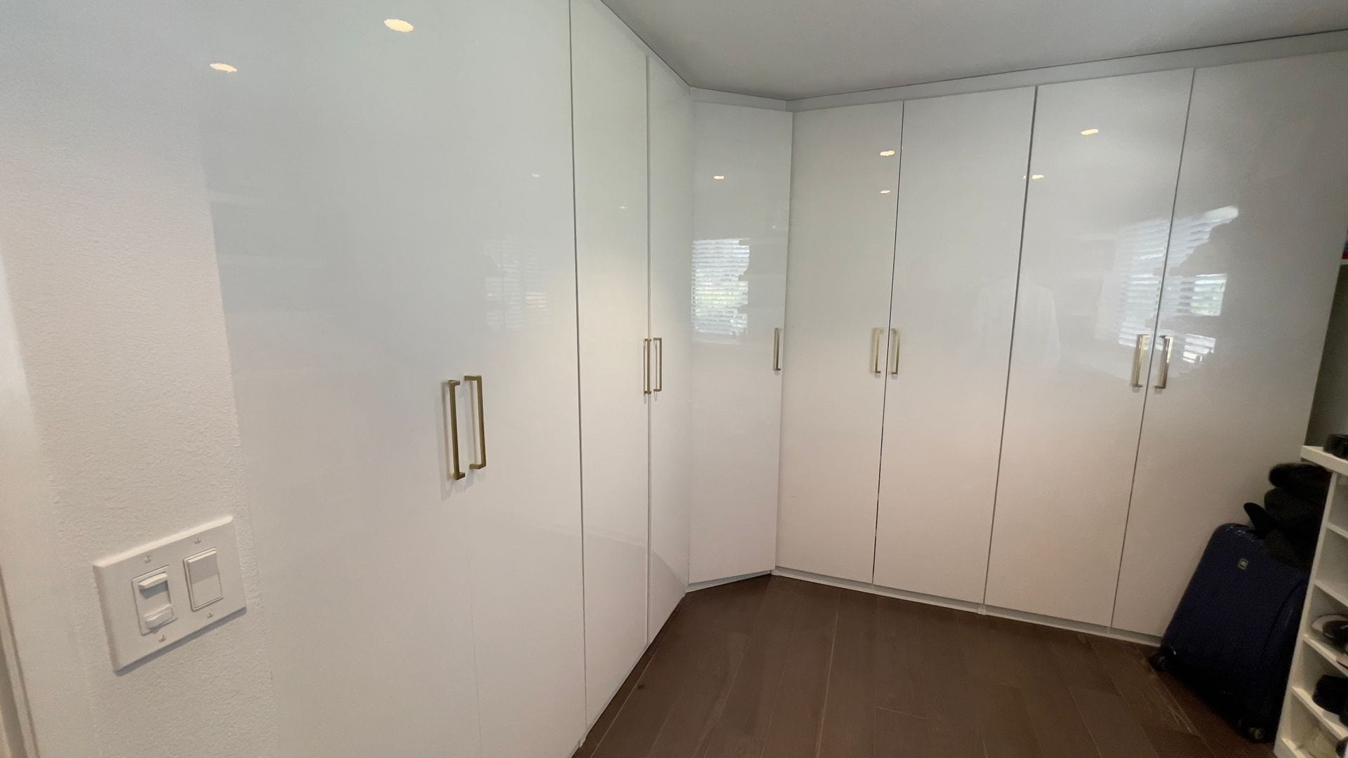 Building Photo - Live in the 90210! Stunning Modern Newly Renovated 2 Bedroom plus bonus room home in Beverly Hills!