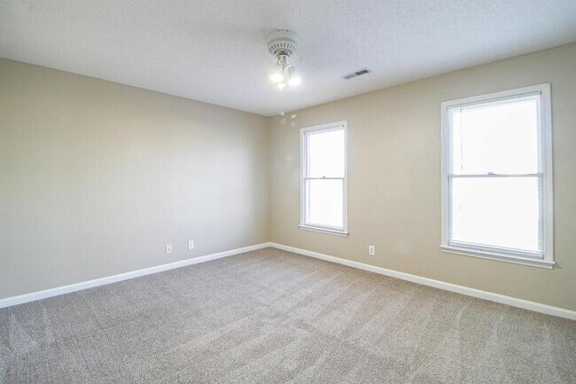 Building Photo - 3417 E Henderson Way