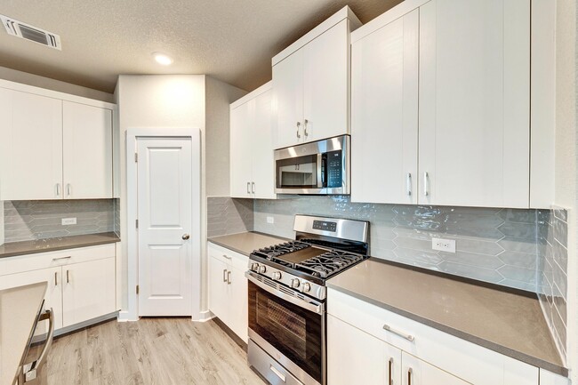 Building Photo - 311 Ravens Crst Dr