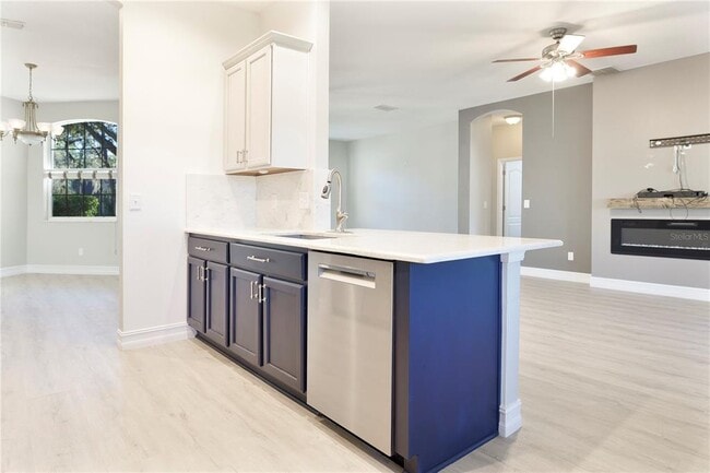 Building Photo - 2560 Tall Maple Loop