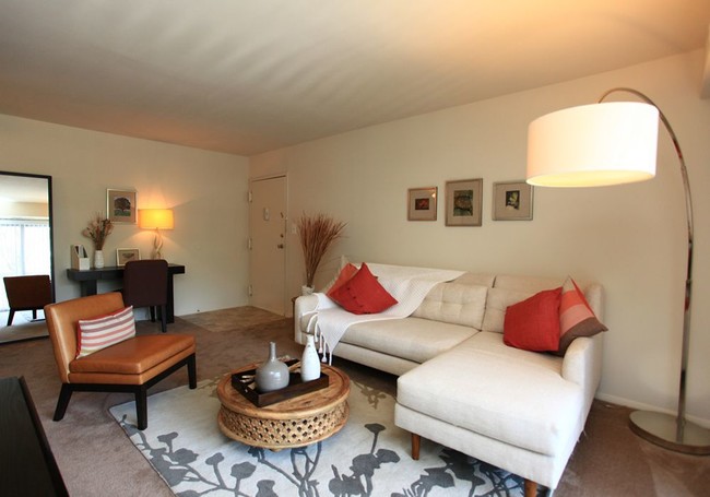 Building Photo - Chesapeake Village Apartments