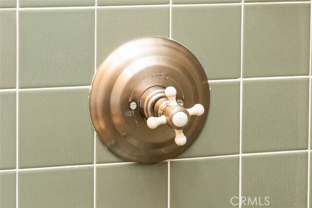 Building Photo - 7 Camellia