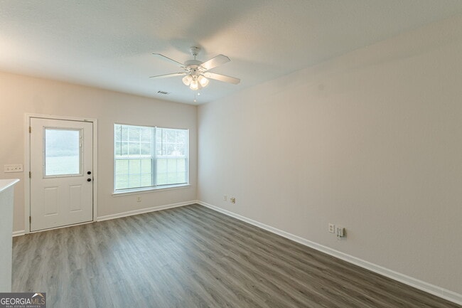 Building Photo - 274 Brookview Dr