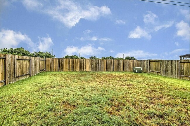 Building Photo - 8102 Yaupon View Dr