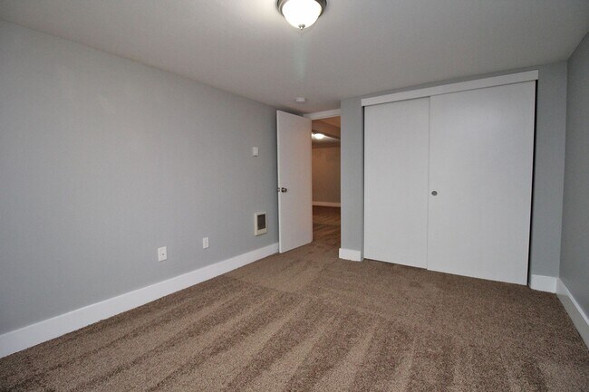 Building Photo - 4030-4030 NE Garfield Ave.