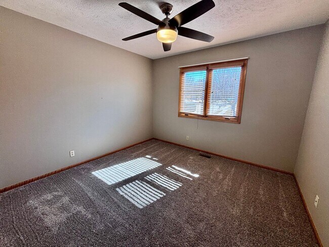 Building Photo - 16306 Lafayette Ave