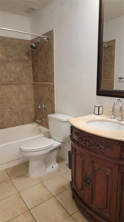 Building Photo - 4023 Versailles Dr
