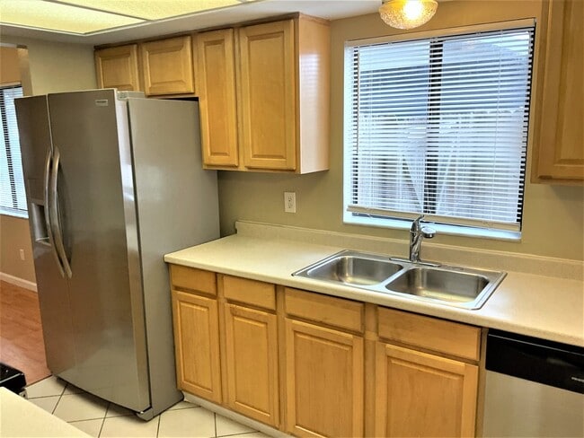 Building Photo - 5442 Fulmar Dr