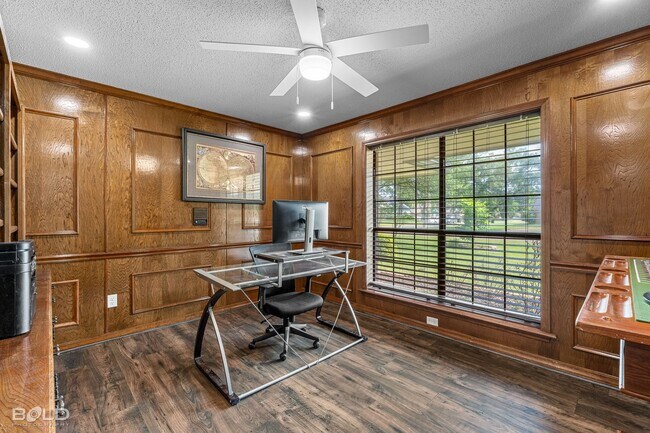 Building Photo - 4 Bedroom 3.5 bath in Greenacres
