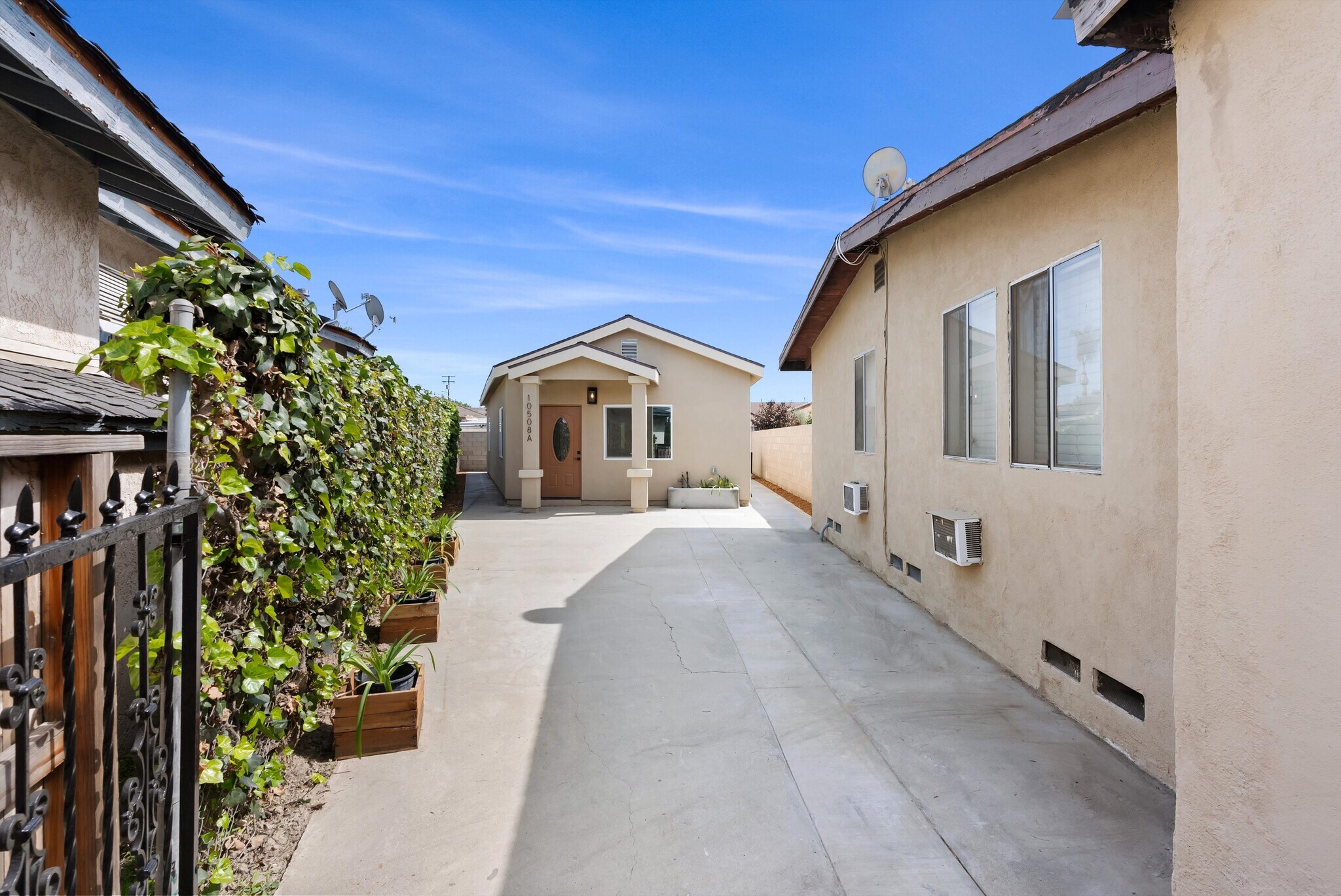 Building Photo - 10508 Mattock Ave