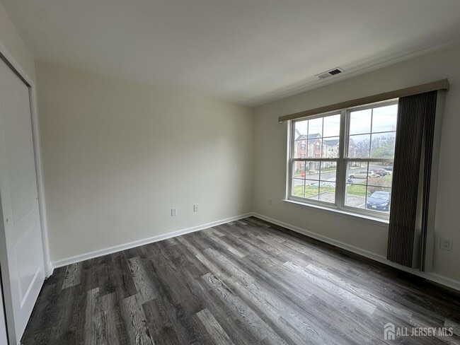 Building Photo - 1022 Dogwood Ct