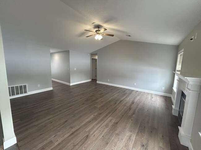 Building Photo - 2312 W Birch St