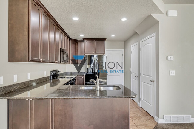 Building Photo - 3764 N Prairie Grass Dr