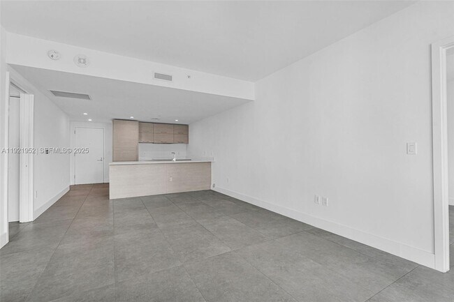 Building Photo - 1300 S Miami Ave