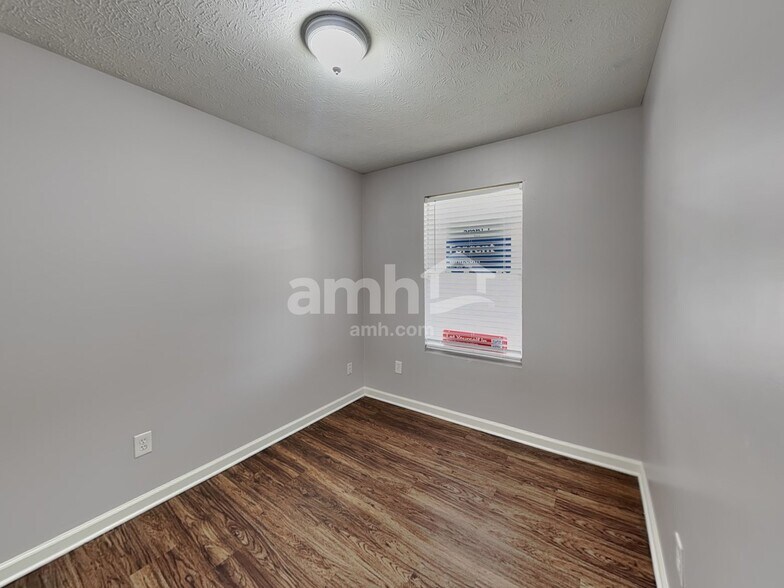 Building Photo - 784 Aerostar Court