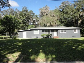 Building Photo - Nice 4 bedroom/2 Bathroom home