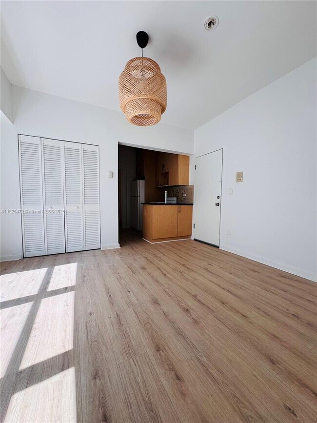 Building Photo - 227 1st St