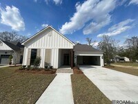 Building Photo - 1119 Camellia Wy