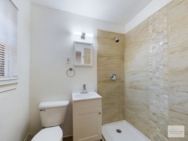 Building Photo - Acequia Madre -452