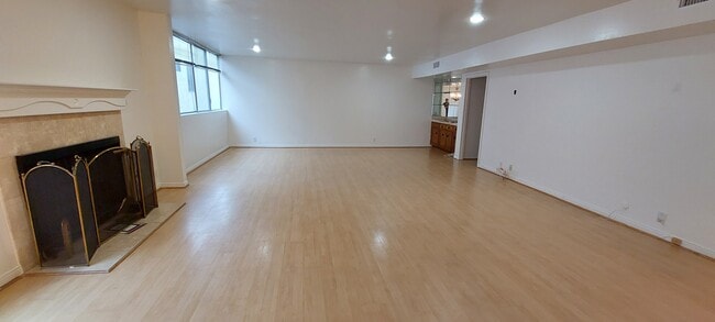 Building Photo - 1122 Peck Dr