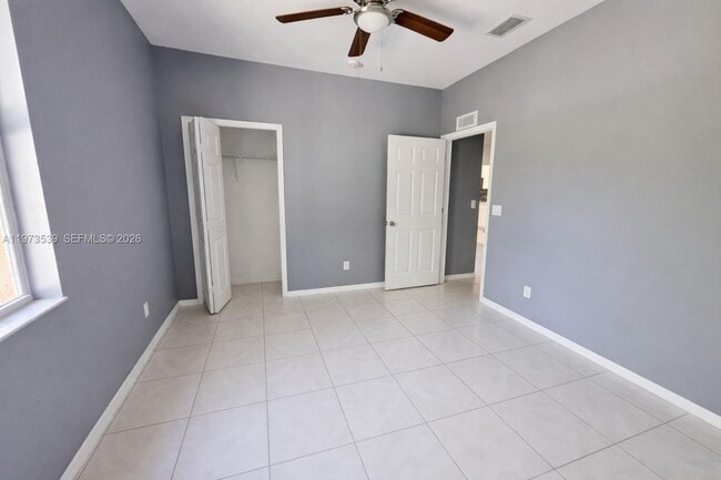 Building Photo - 2502 W 10th St