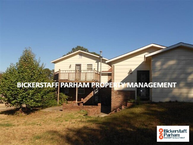 Building Photo - Charming Brick Home Located off of Moon Ro...