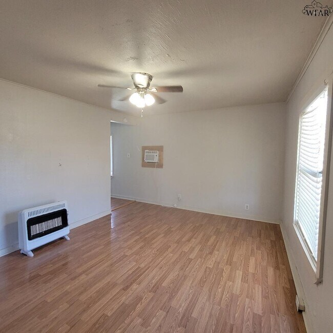 Building Photo - 1138 Covington St