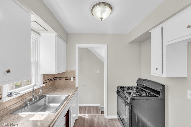 Building Photo - 21106 Gardenview Dr