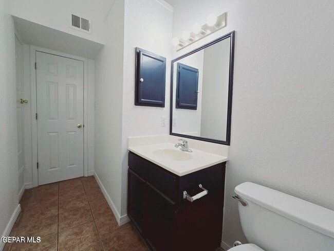 Building Photo - 7219 Oval Rock Dr