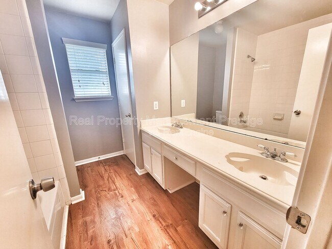 Building Photo - 2715 Sailors Moon Dr