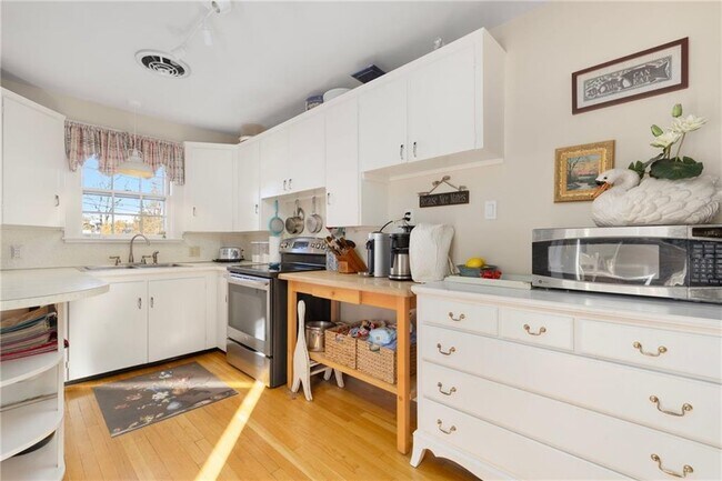 Building Photo - 9 White Terrace