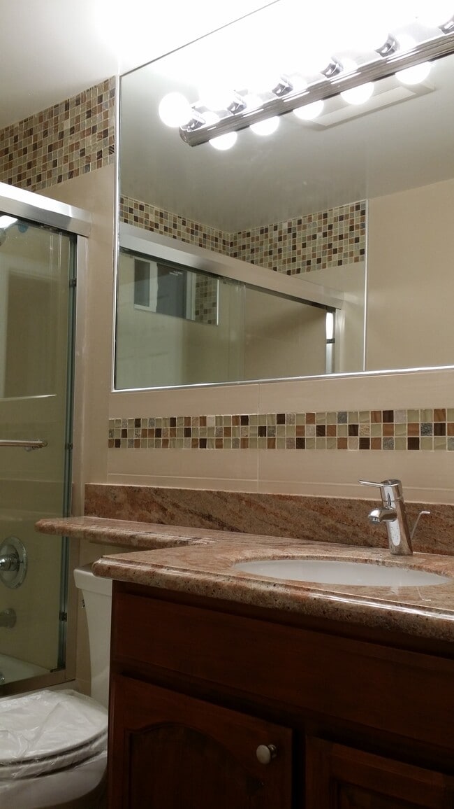 Building Photo - 271 Westridge Ave