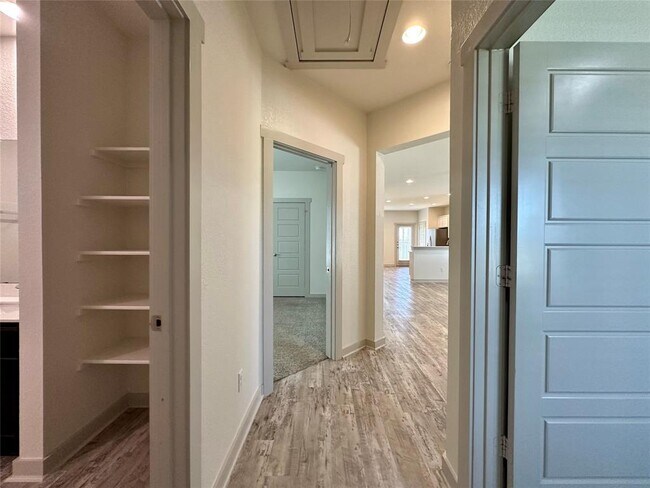 Building Photo - 5132 Vanner Path