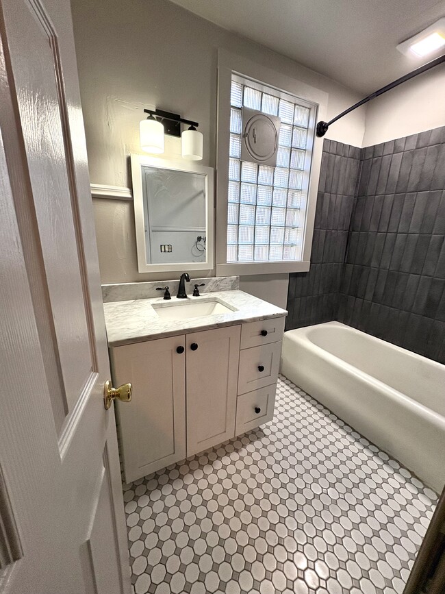 Building Photo - 7569 Dale Ave