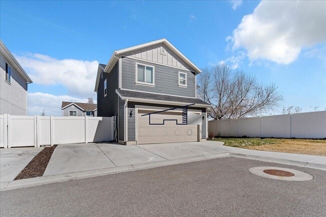 Building Photo - West Haven Utah 3 Bedroom 2.5 Bathroom Home!