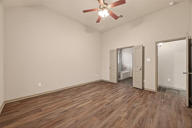Building Photo - 2510 Shady Falls Ln