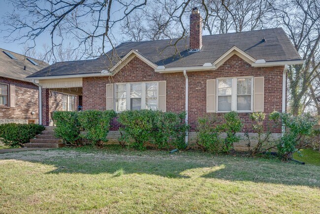 Building Photo - Charming 3-Bedroom Gem in the Heart of Sylvan Park