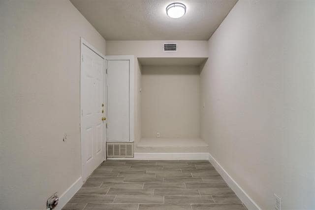 Building Photo - 626 W Arawe Cir