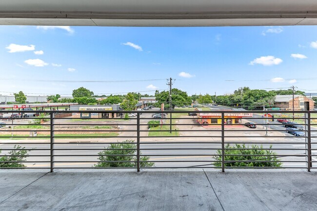 Building Photo - 4361 S Congress Ave