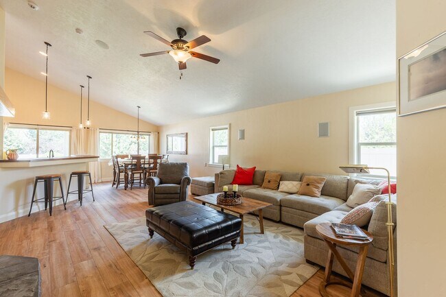 Building Photo - Beautiful Home in the Heart of Eagle