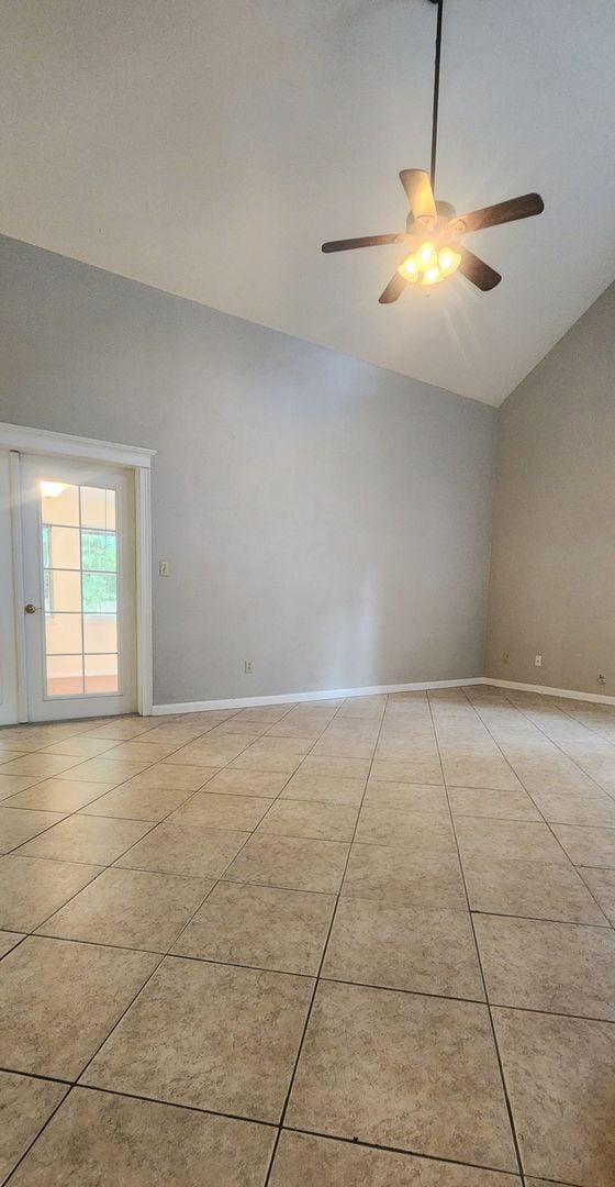 Building Photo - 4BR/2.5BA Home in Desirable Northridge Com...