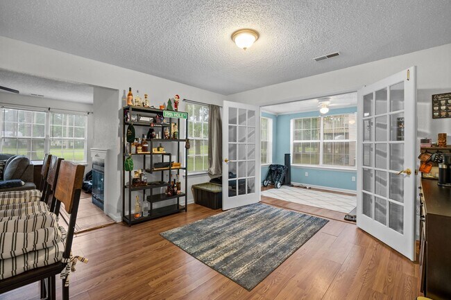 Building Photo - 5013 Thatcher Way