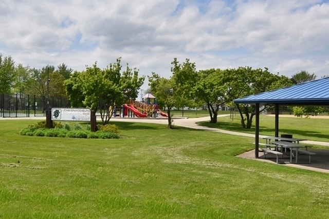 Building Photo - 2233 Flower Ct