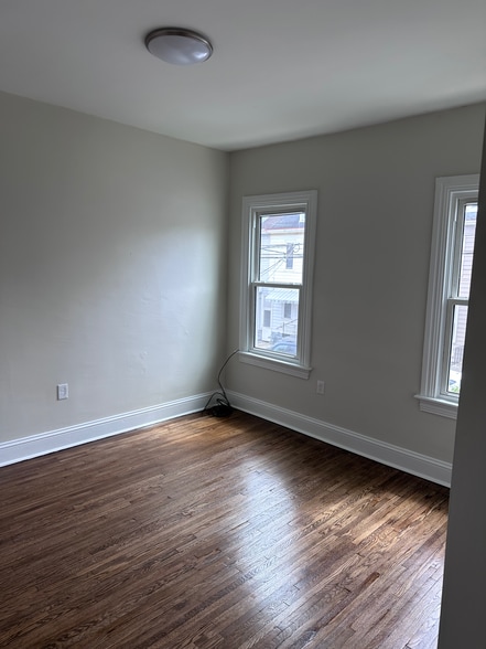 Building Photo - 939 Lehigh St