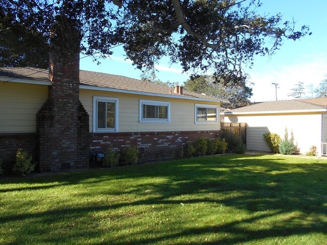 Building Photo - 261 Lerwick Drive